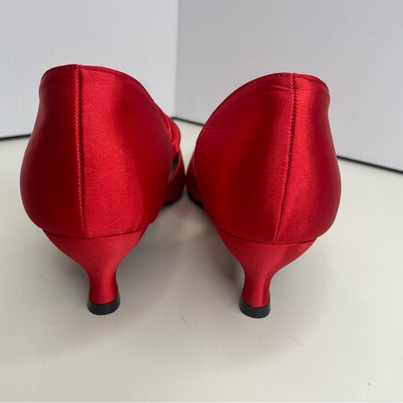 Elegant Red Satin Women's Heels Satin Pointed Toe NIB 9.5 - Picture 5 of 10